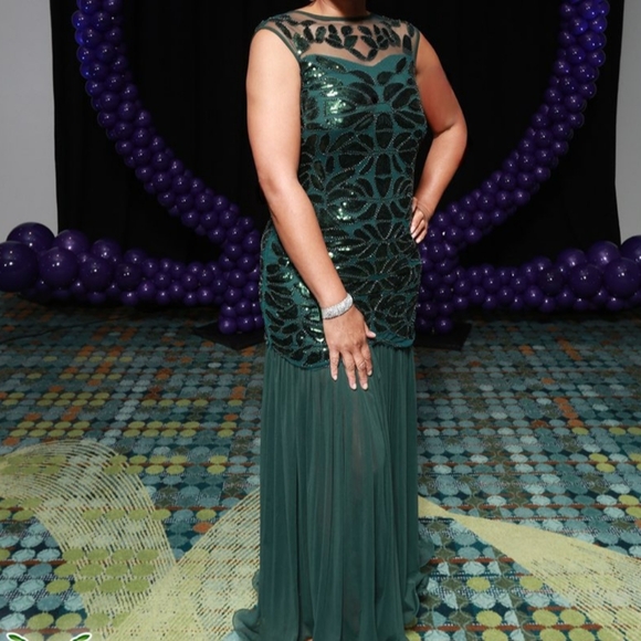 Hunter green formal gown, size Large - Picture 1 of 2